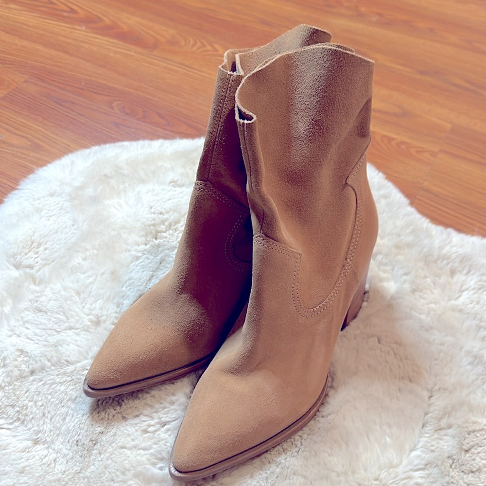 Schutz Woman Tessie Pointed Toe Bootie NWOT - Picture 4 of 9